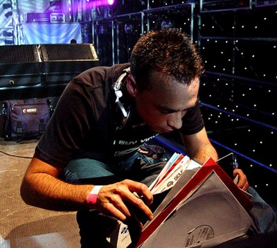 20070626200828-blutonium.boy.-.dark.angel.jpg