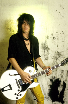 20080221173942-izzy.stradlin.-.live.in.paris.30-09-1992.jpg