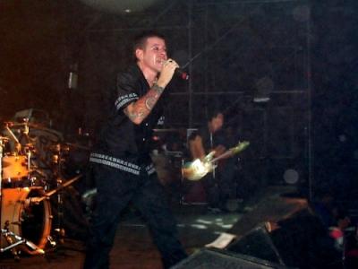 20080524031536-cabezones-en-vivo-con-amigos-05-04-2005.jpg